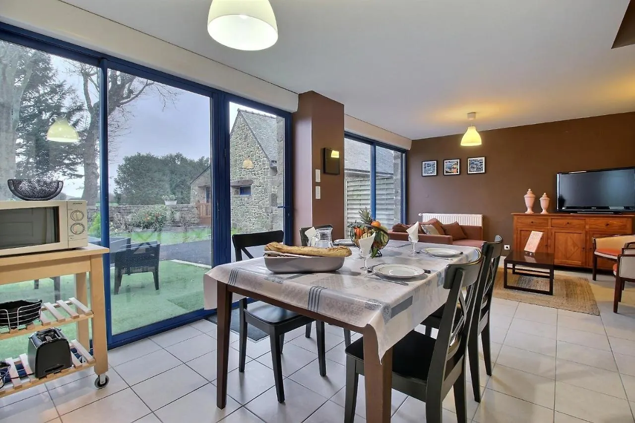 Casa de Férias Domaine Des Trois Rivieres Vila Merlevenez França