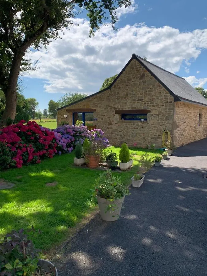 Domaine Des Trois Rivieres Vila Merlevenez 0*,